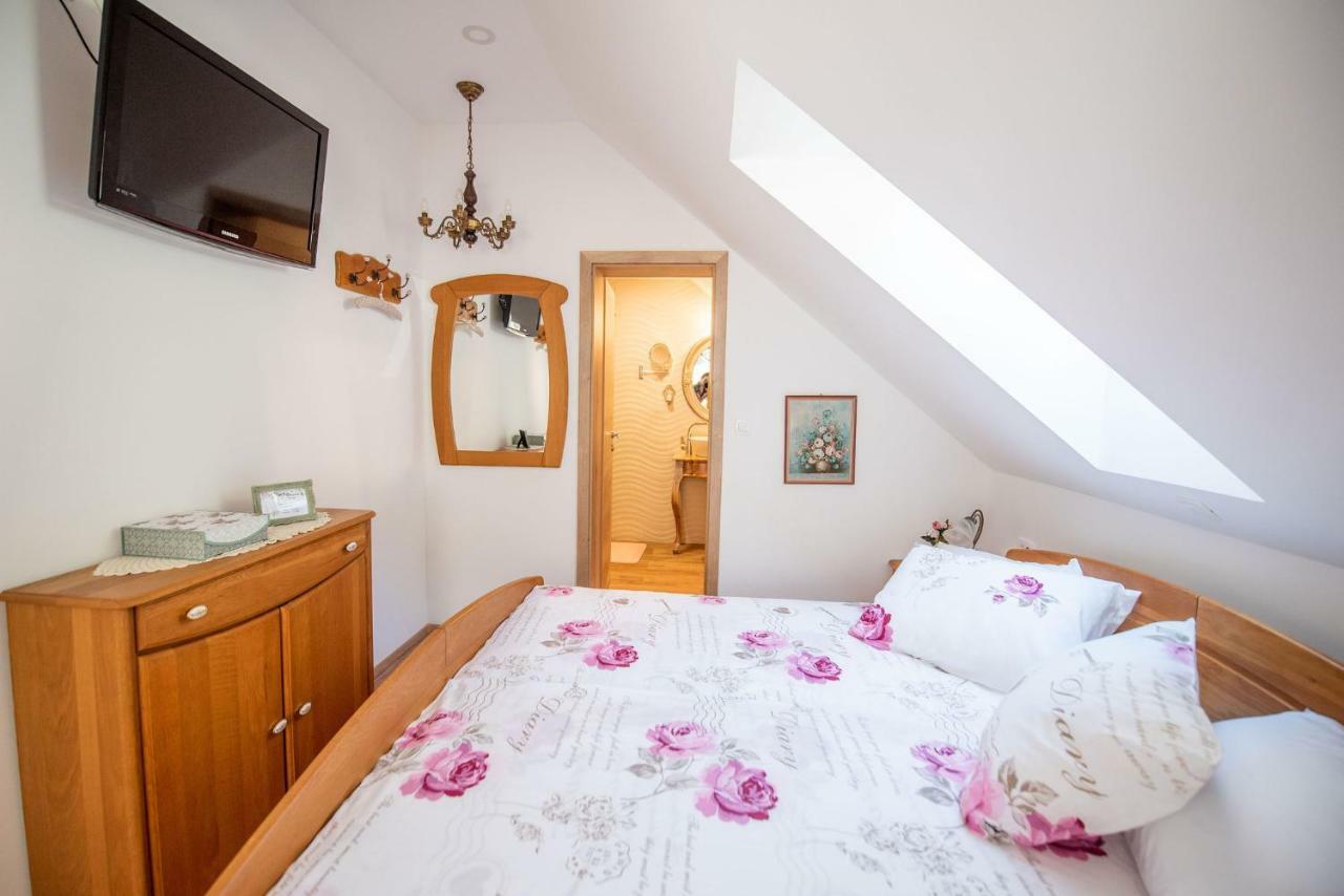Apartmaji Urska Laško Eksteriør billede