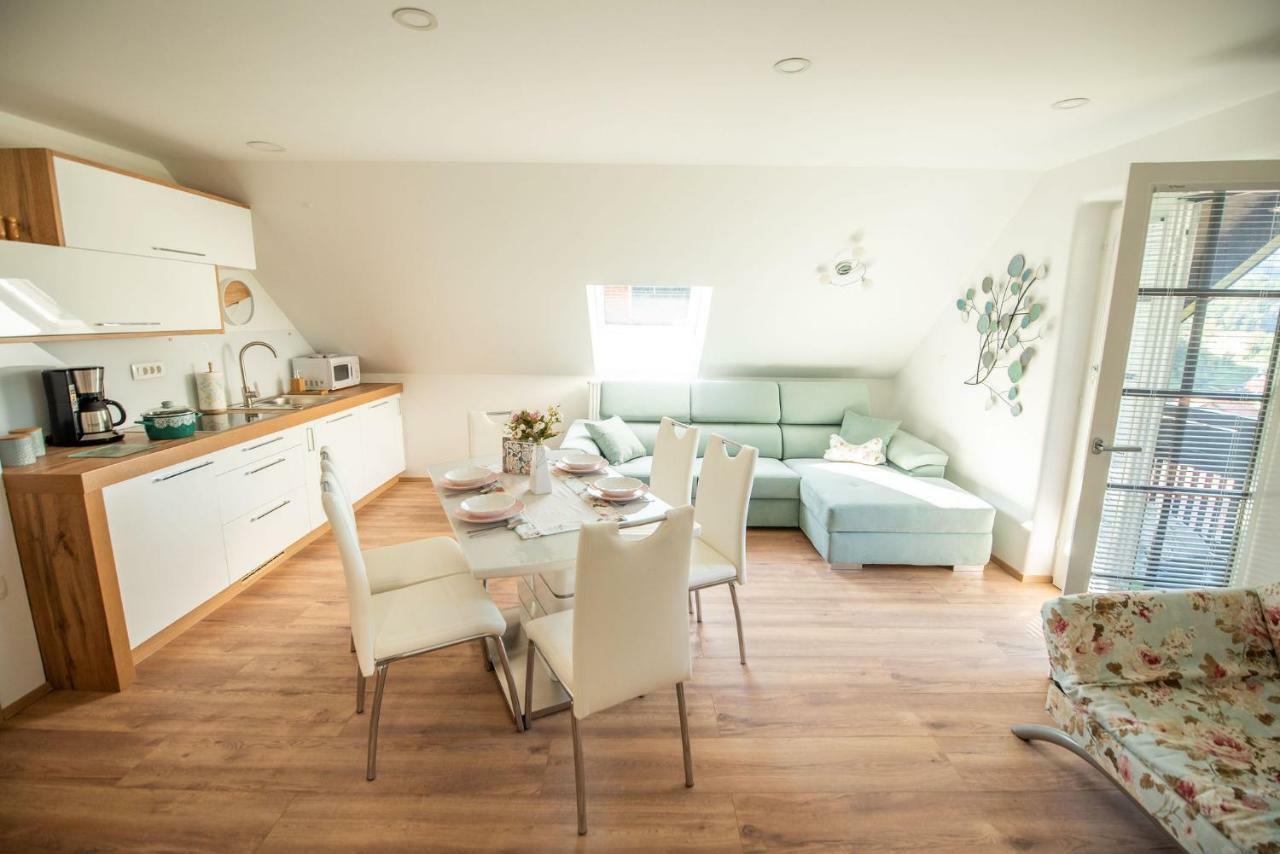 Apartmaji Urska Laško Eksteriør billede