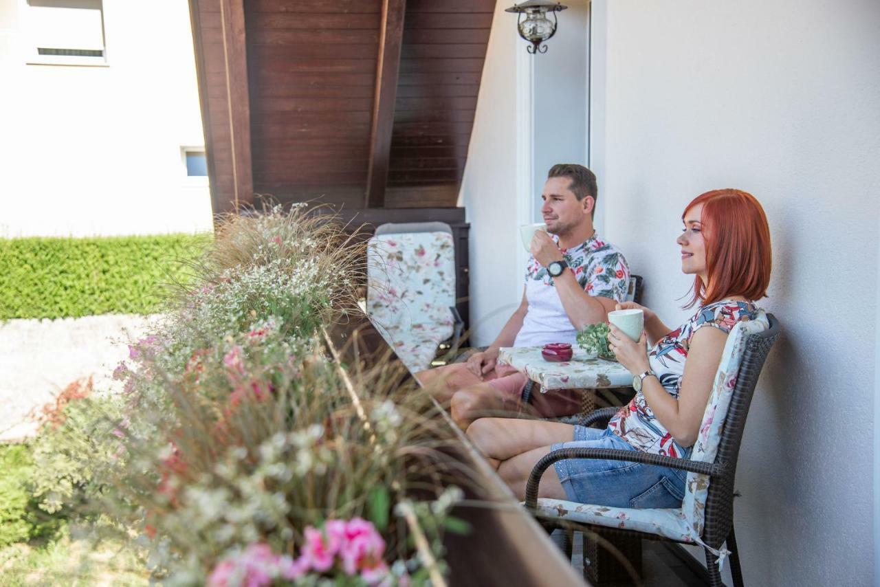 Apartmaji Urska Laško Eksteriør billede
