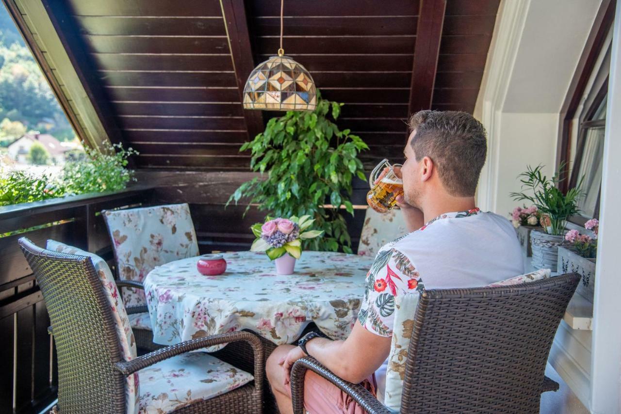 Apartmaji Urska Laško Eksteriør billede